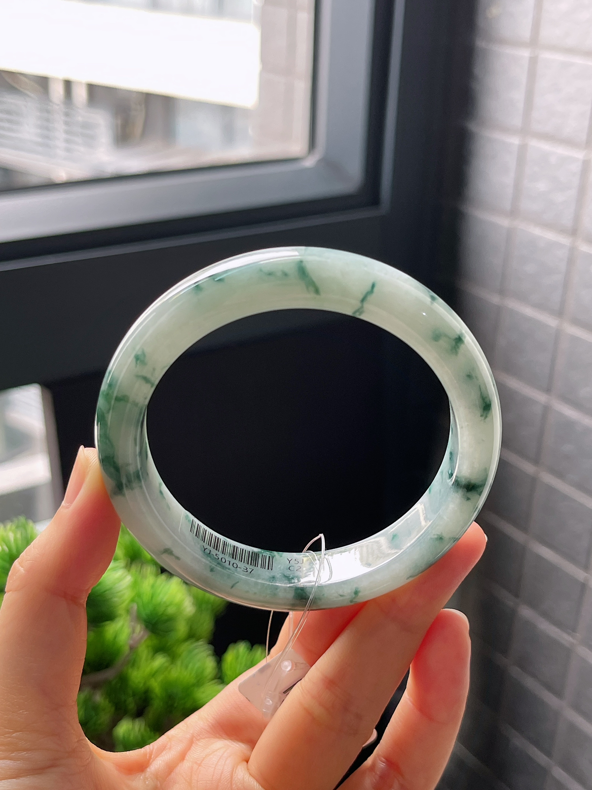 正圈57圈口，翡翠糯化种飘花手镯
