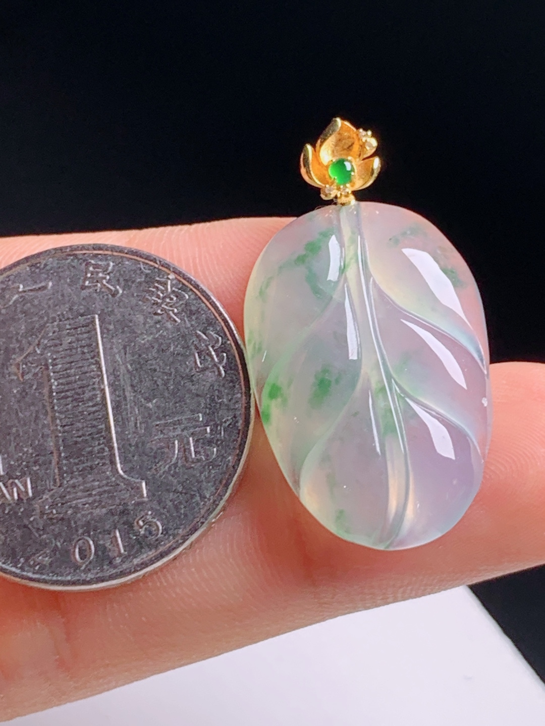 冰种飘花树叶吊坠，冰润通透飘花灵动，18K金镶阳绿顶珠寓意金枝玉叶 裸石24.6-14.7-5.5 整体31 530608