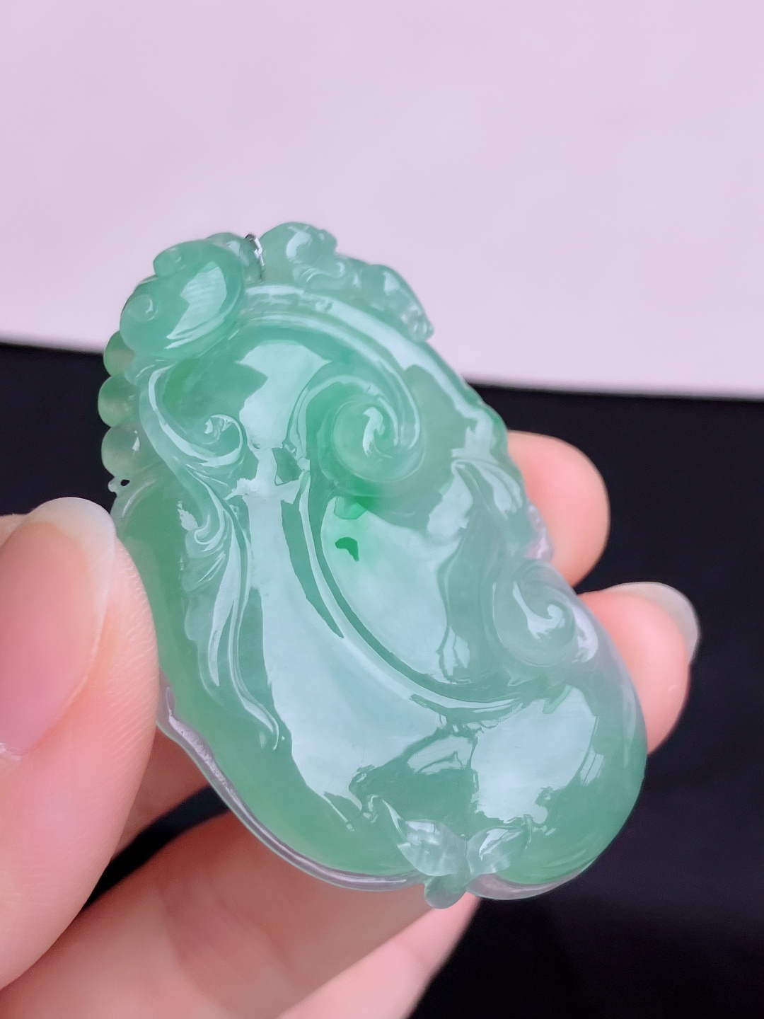绿底大如意，晶莹剔透，尺寸54/34.5/7.3/自然光实拍