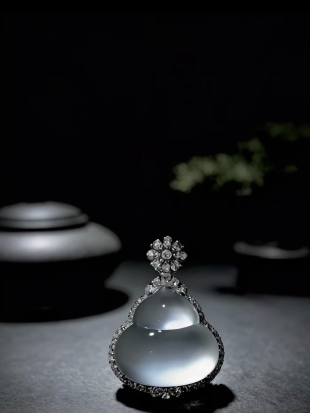 ️ 【福禄】，茅台白高品质葫芦。裸石14.8-15.3-3.225-17.5-8.8mm，4.27g，18K金，南非钻