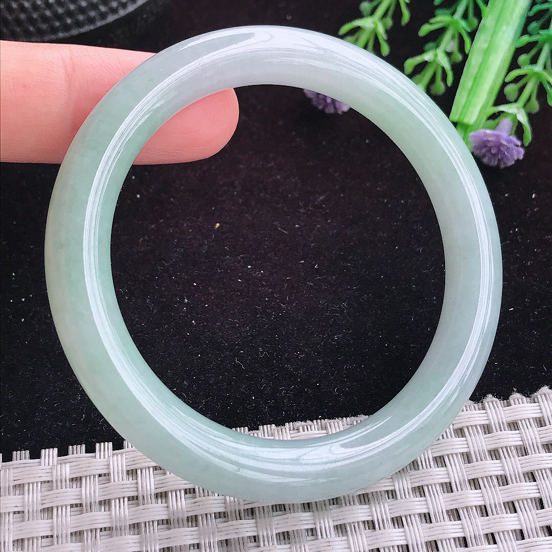 实拍A货翡翠52.5/8.3/8.6老坑秀气温润晴底圆条手镯平安镯翡翠玉镯美人镯