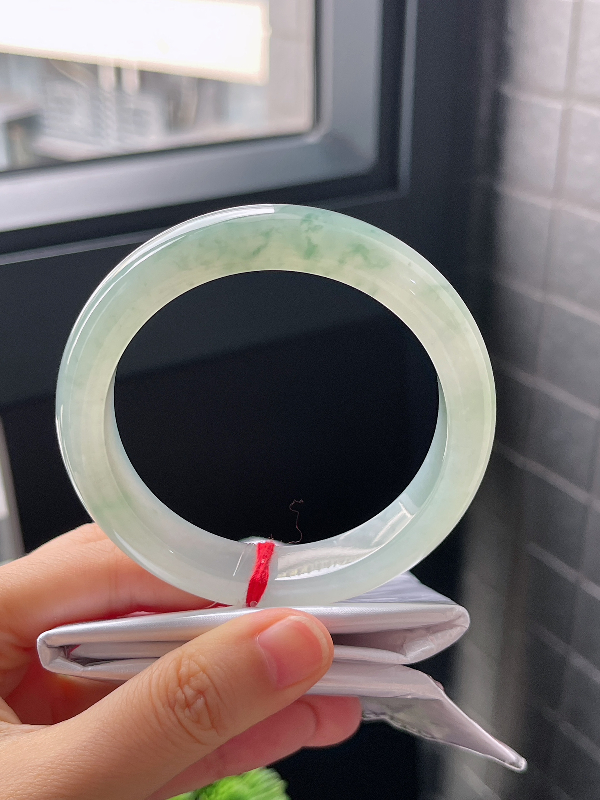 正圈58圈口，翡翠冰糯种绿色飘花手镯