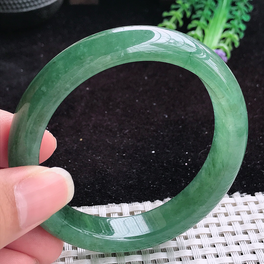 实拍A货翡翠58/12.9/8.4老坑冰润辣色满绿手镯平安镯翡翠玉镯美人镯