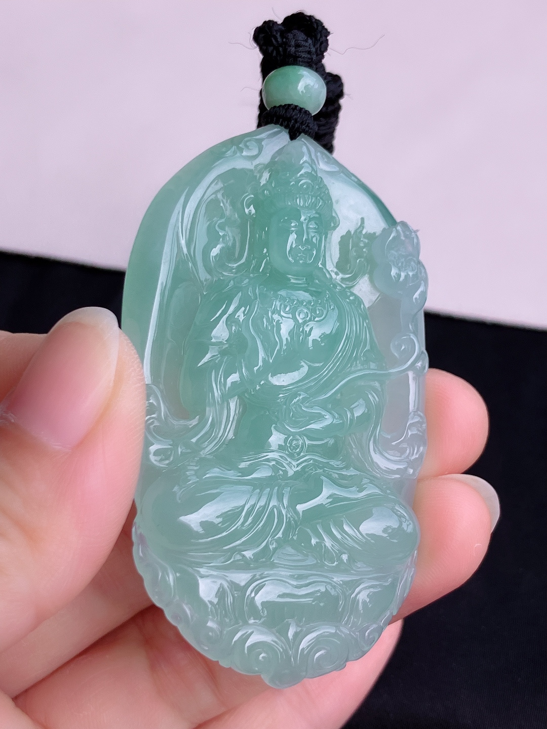 绿底大势至菩萨，晶莹剔透，尺寸62.2/37.6/9.3/自然光实拍