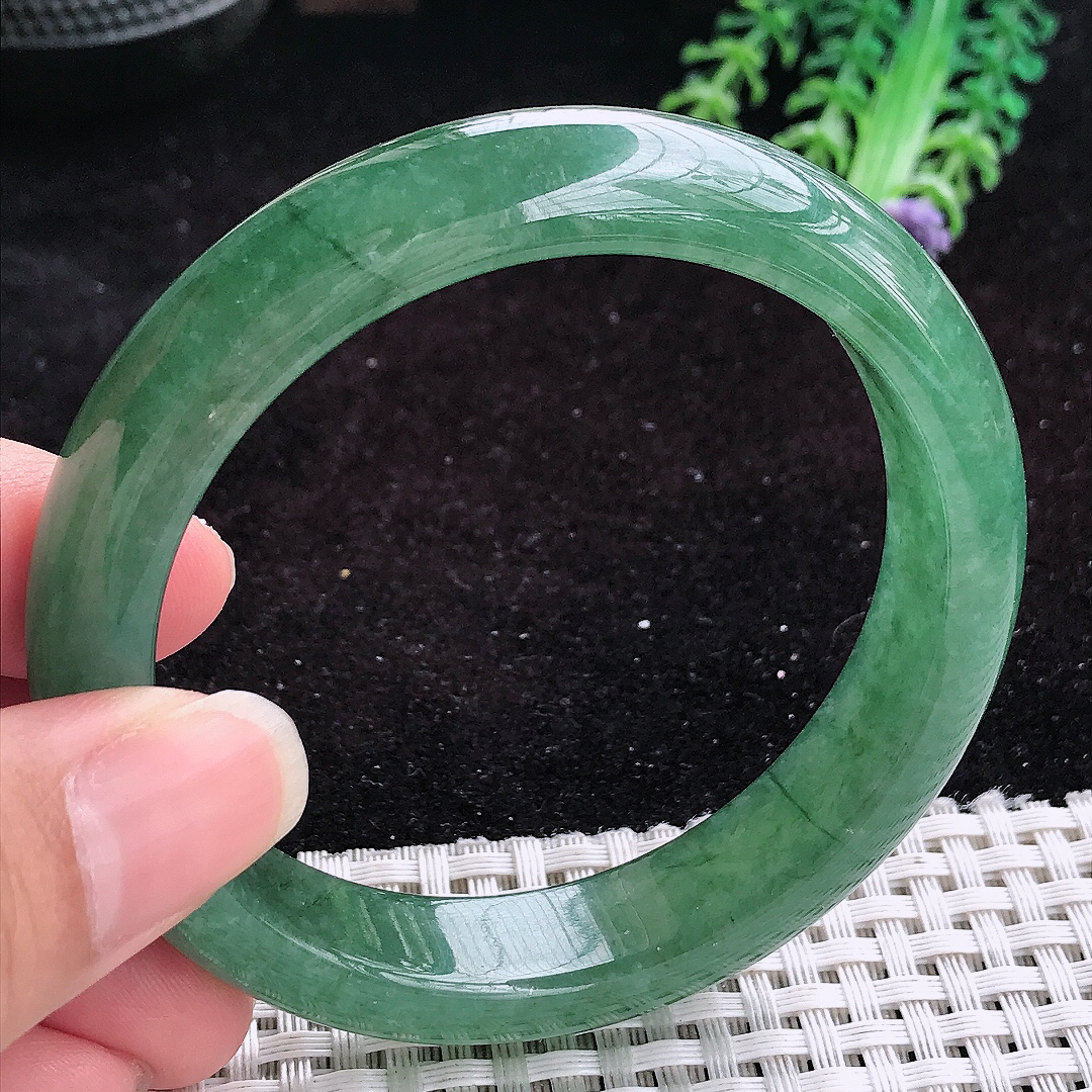 实拍A货翡翠58/12.9/8.4老坑冰润辣色满绿手镯平安镯翡翠玉镯美人镯