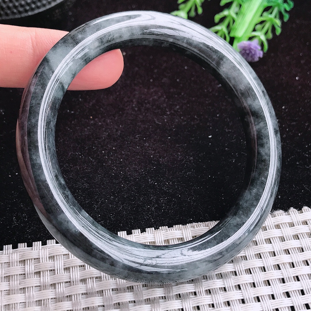 自然光57/10/9.9老坑精美温润特色乌鸡种飘花圆条手镯平安镯翡翠玉镯美人镯