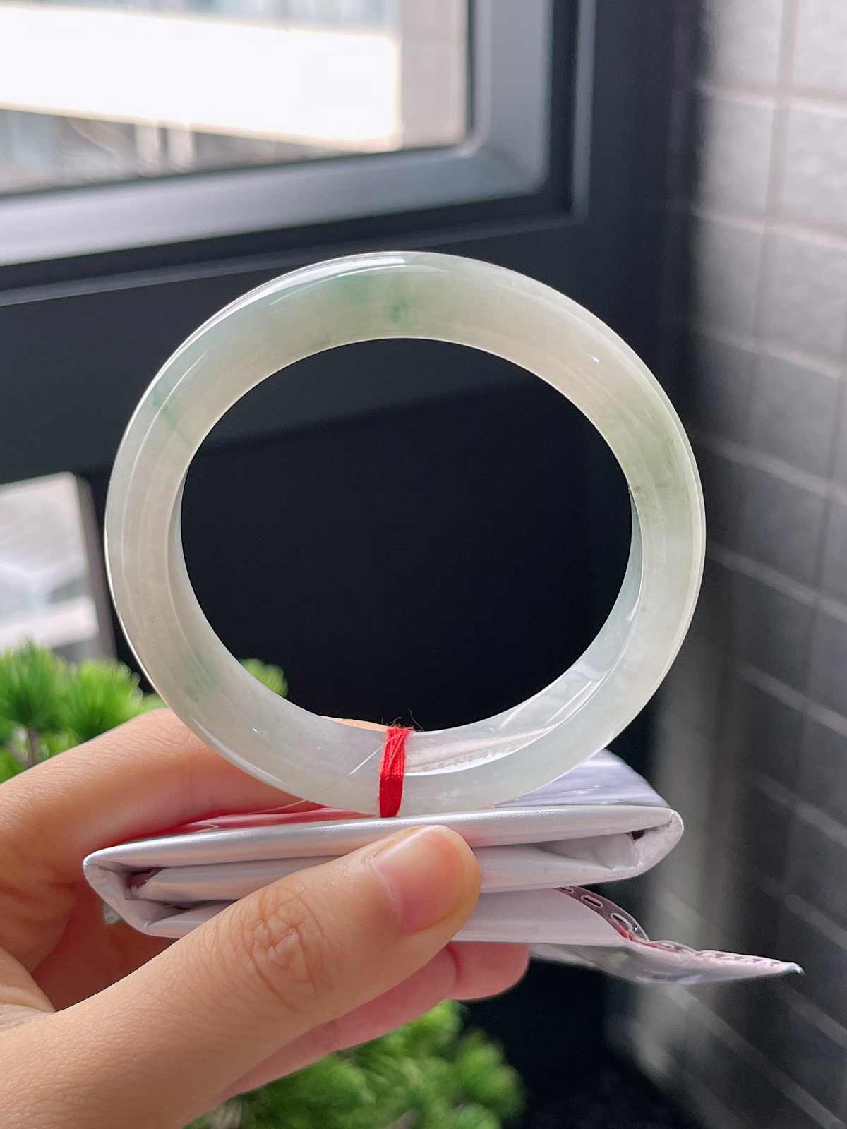 正圈57.3圈口，翡翠冰糯种飘花手镯