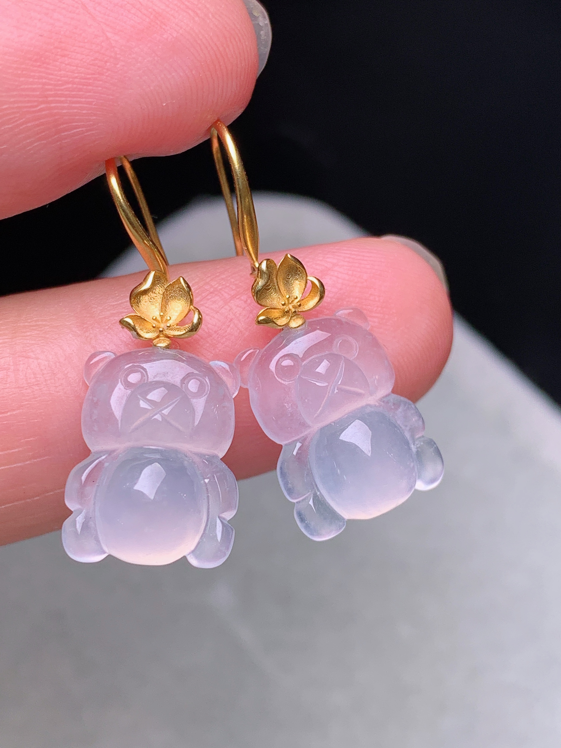 18k金镶嵌冰种熊猫耳坠 玉质细腻 色泽艳丽清新 整体尺寸26.8*10*4.3 j1
