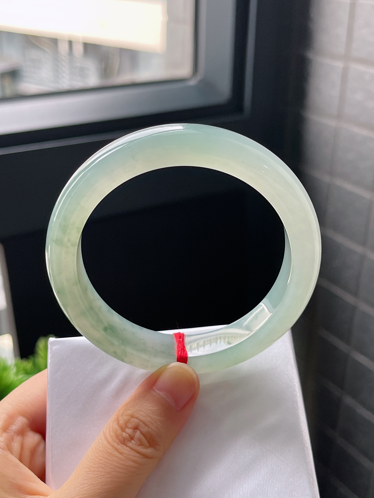 正圈58圈口，翡翠冰糯种绿色飘花手镯