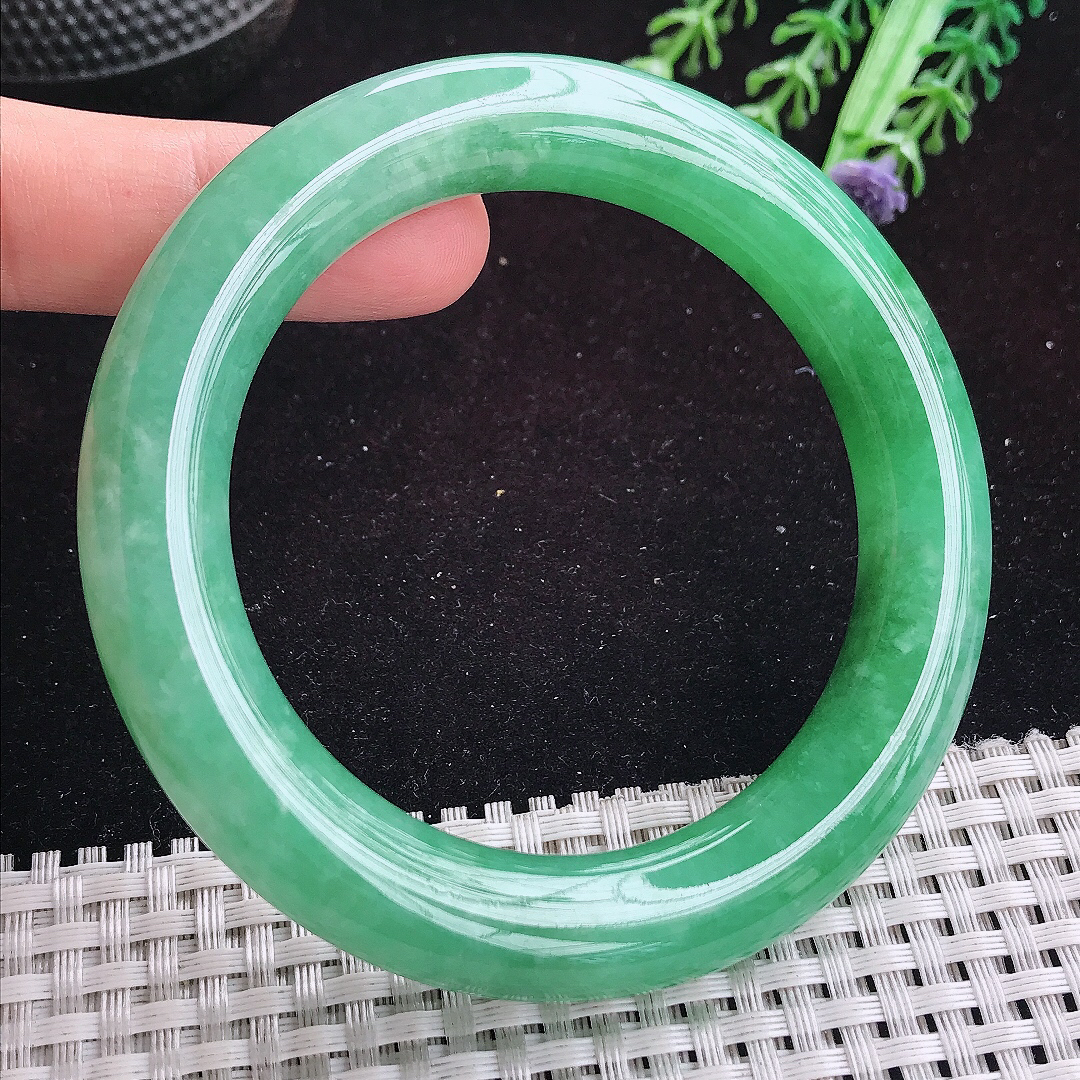 自然光58/11.3/11.8老坑精美温润辣绿满绿圆条手镯平安镯翡翠玉镯美人镯