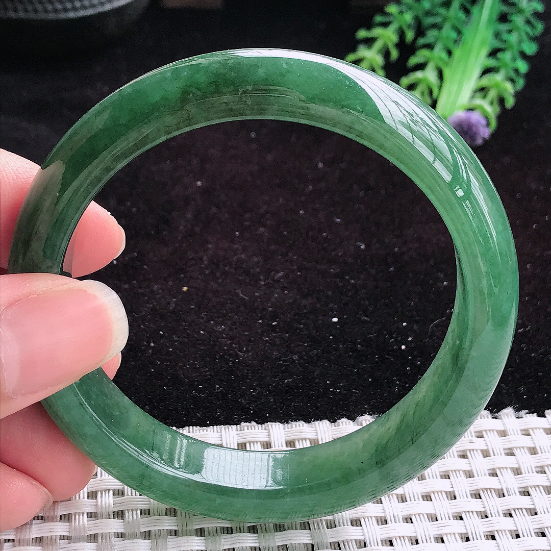 实拍A货翡翠58/12.9/8.4老坑冰润辣色满绿手镯平安镯翡翠玉镯美人镯