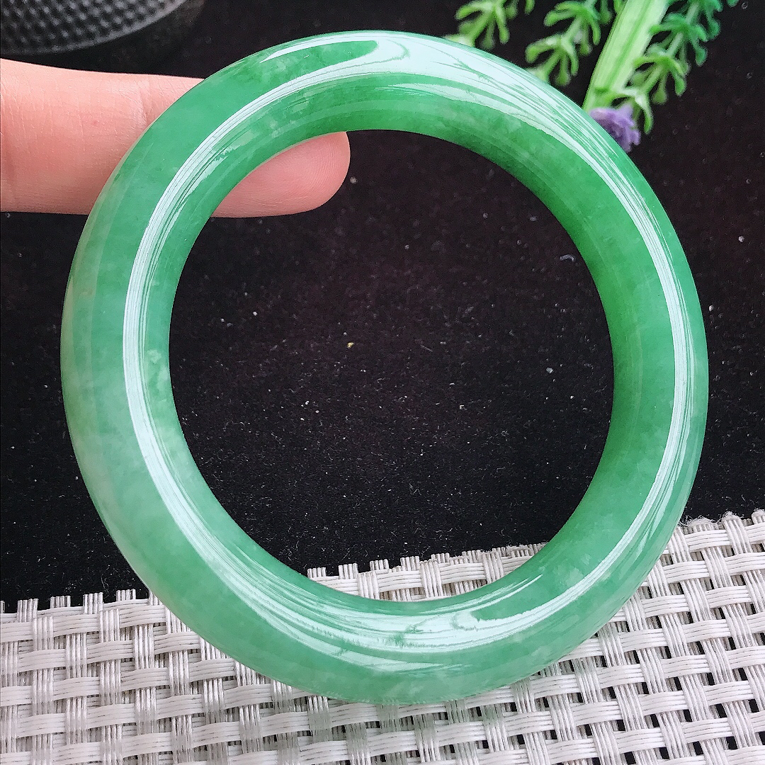 自然光58/11.3/11.8老坑精美温润辣绿满绿圆条手镯平安镯翡翠玉镯美人镯