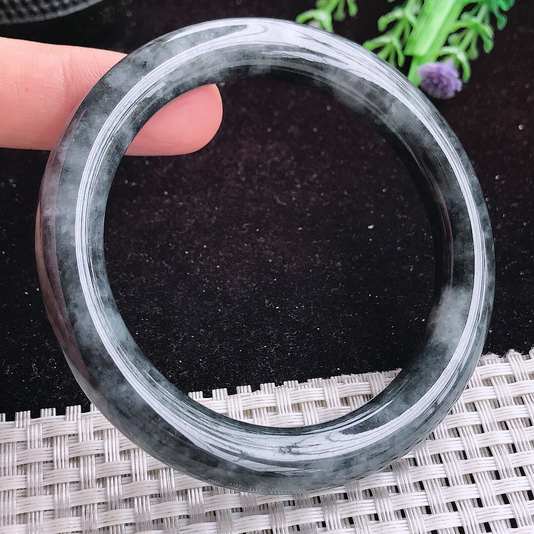 自然光57/10/9.9老坑精美温润特色乌鸡种飘花圆条手镯平安镯翡翠玉镯美人镯