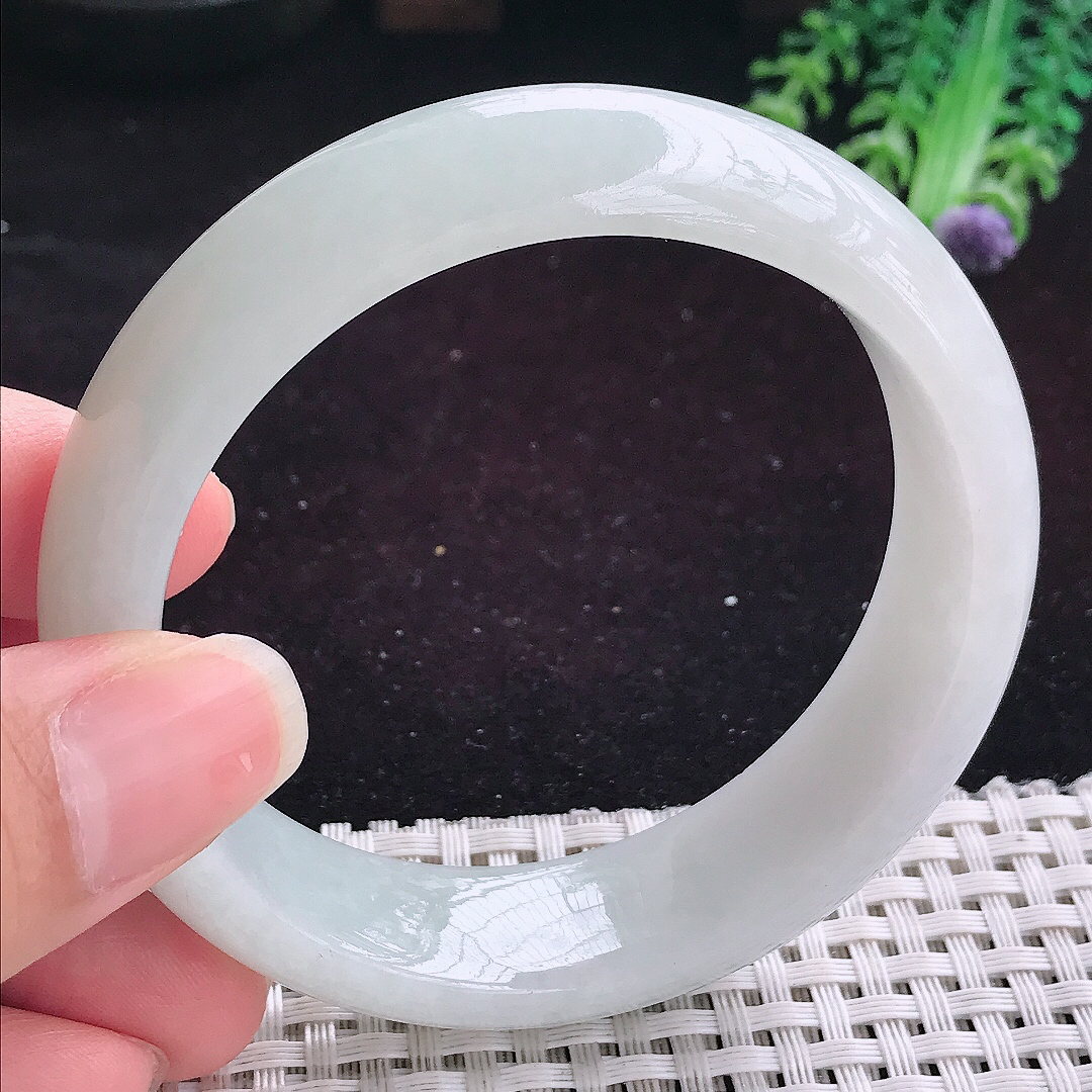 实拍A货翡翠58.5/17.2/8.5轮胎镯老坑秀气温润晴底宽边手镯平安镯翡翠玉镯妈妈款