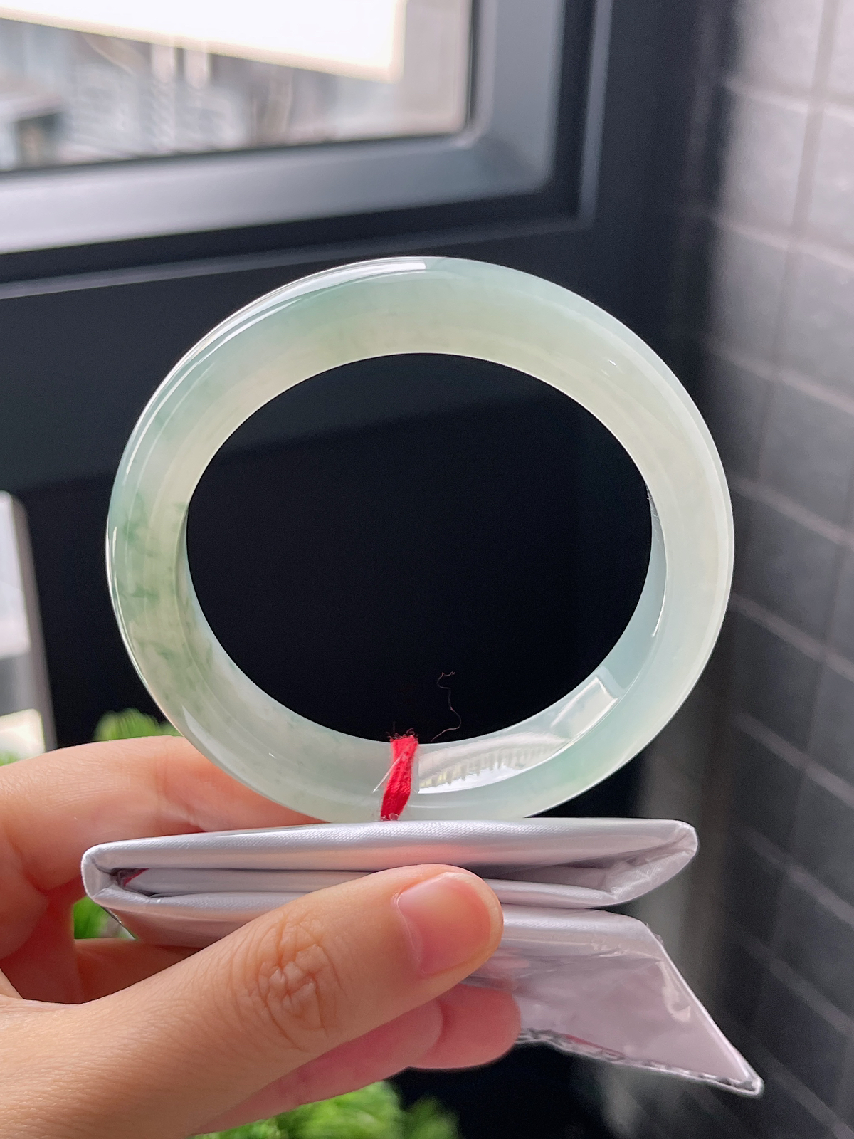 正圈58圈口，翡翠冰糯种绿色飘花手镯