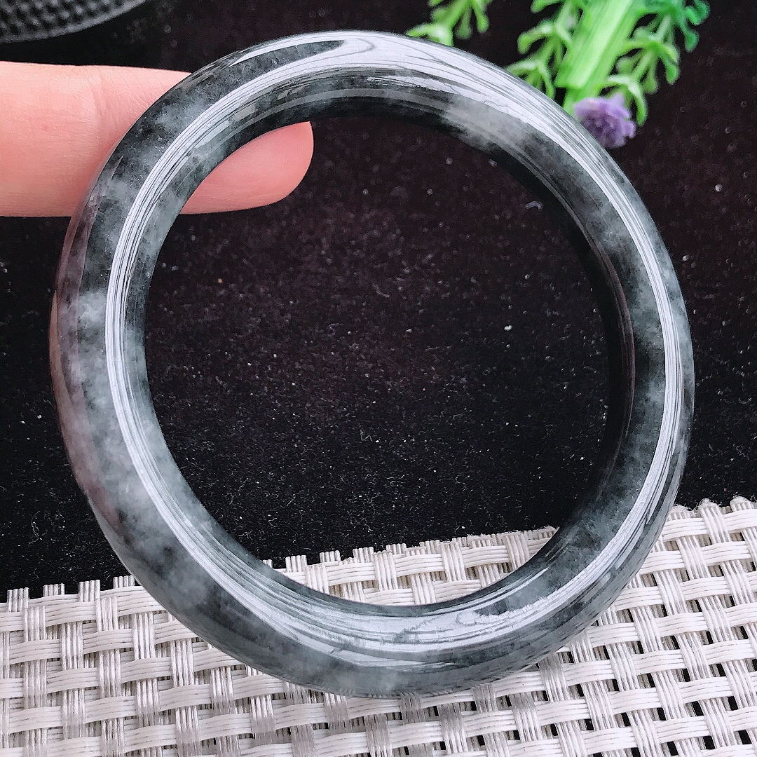 自然光57/10/9.9老坑精美温润特色乌鸡种飘花圆条手镯平安镯翡翠玉镯美人镯