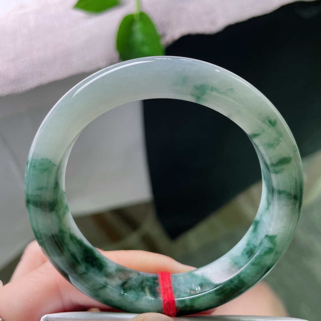 54.7/12.5/8.9飘花正圈，水头好，为原本平淡的生活增添了浓墨重彩的一笔，无裂，ss5241