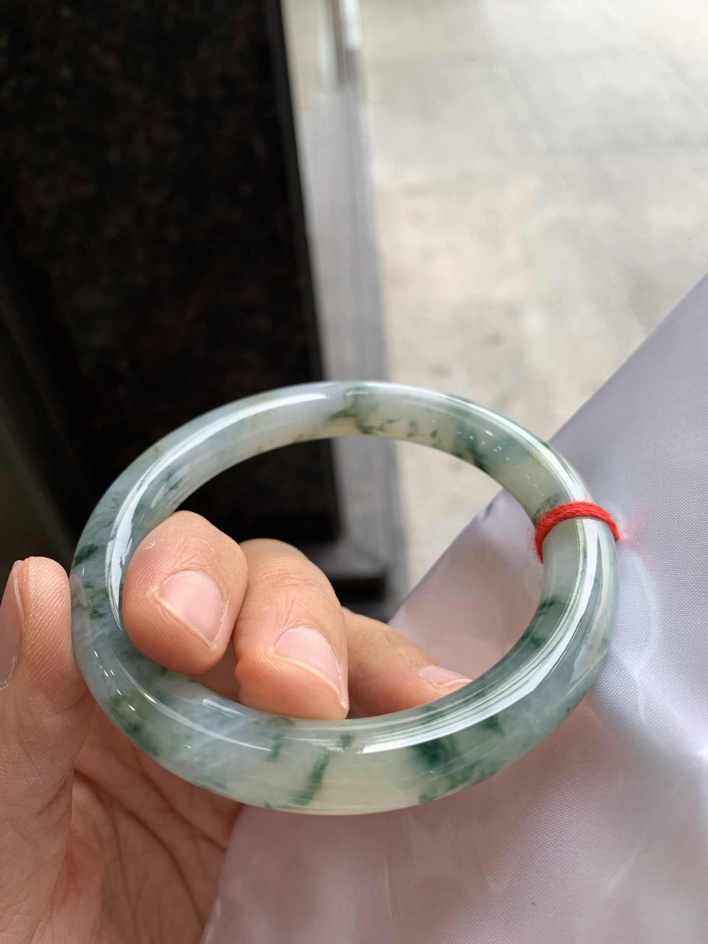 圆条黄翡飘花 微细纹 尺寸：58.5/10 细腻