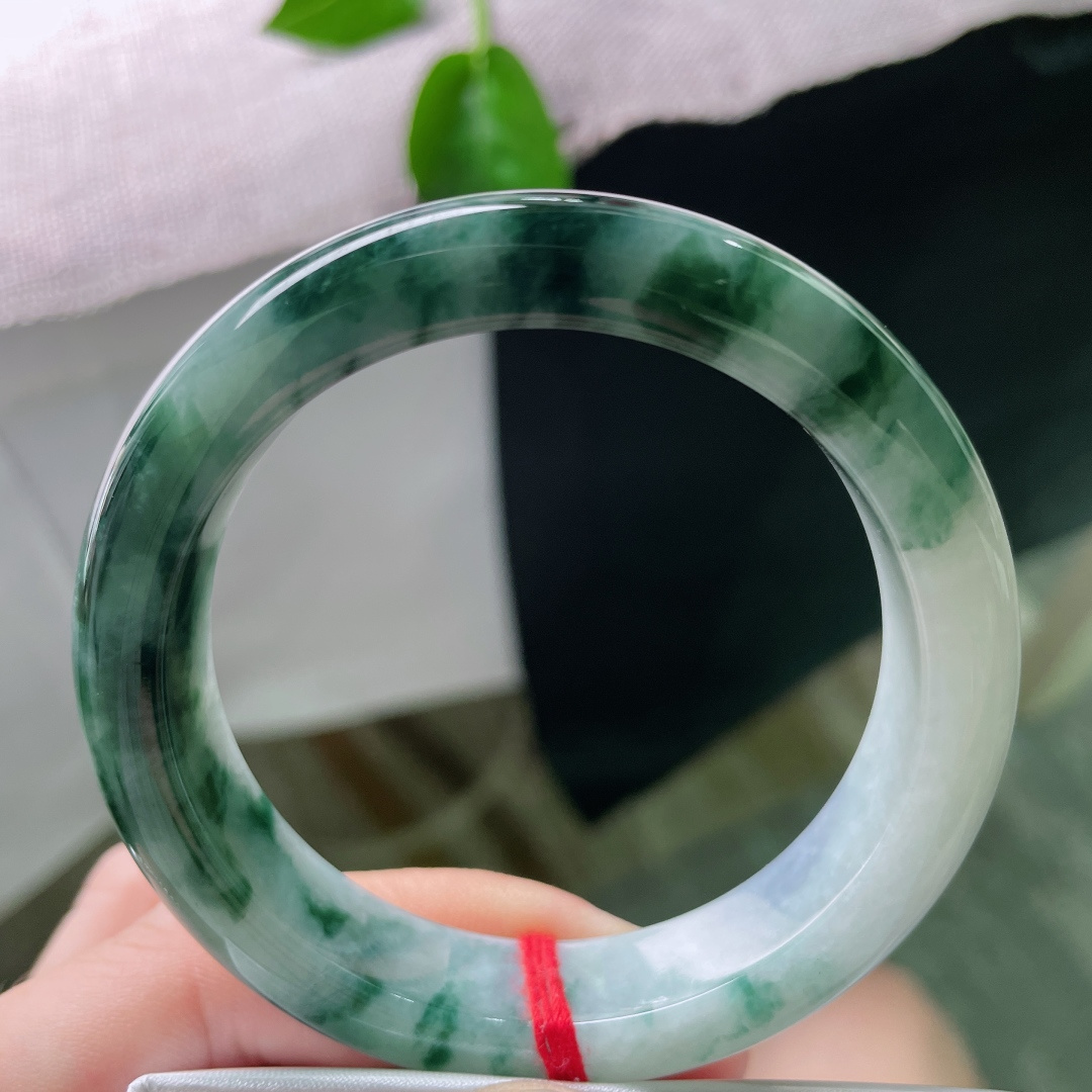 54.7/12.5/8.9飘花正圈，水头好，为原本平淡的生活增添了浓墨重彩的一笔，无裂，ss52413a