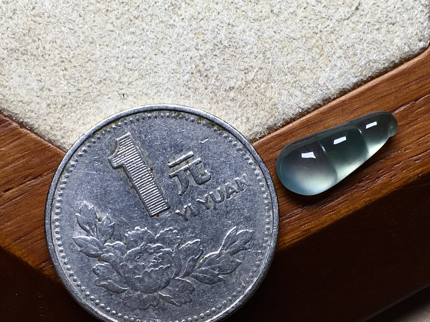 ️ 玻璃种底色福豆 底色漂亮，种水，尺寸14.2*6.4*4