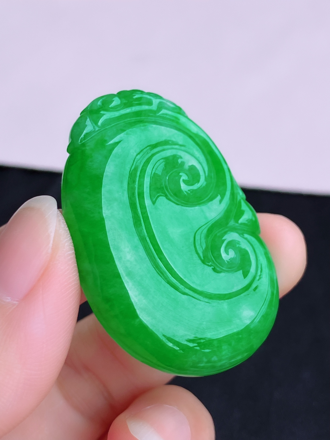 阳绿如意，色美清爽，尺寸45.3/30.5/6/自然光实拍