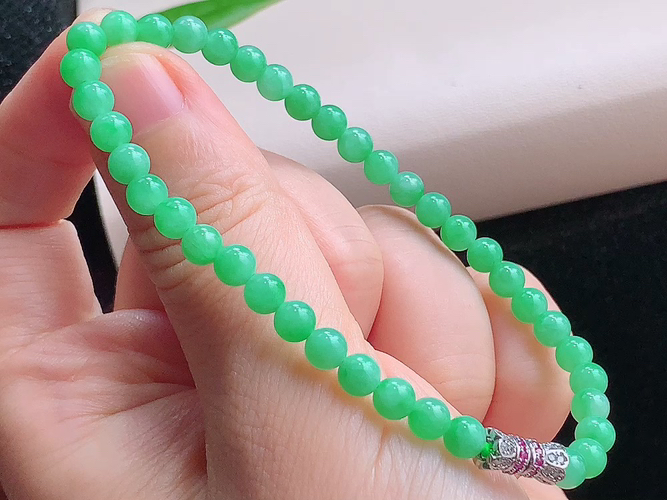 ️ 满绿手串，尺寸取一4.8mm，包A附证书