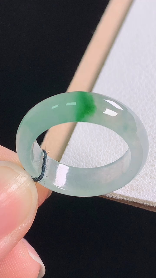 冰飘花指环，无裂，尺寸:圈口14/17.2-6.1-2.9mm