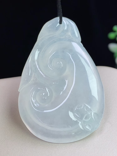 冰种如意，无裂，尺寸41.8-27.8-5.3mm，L10hwa