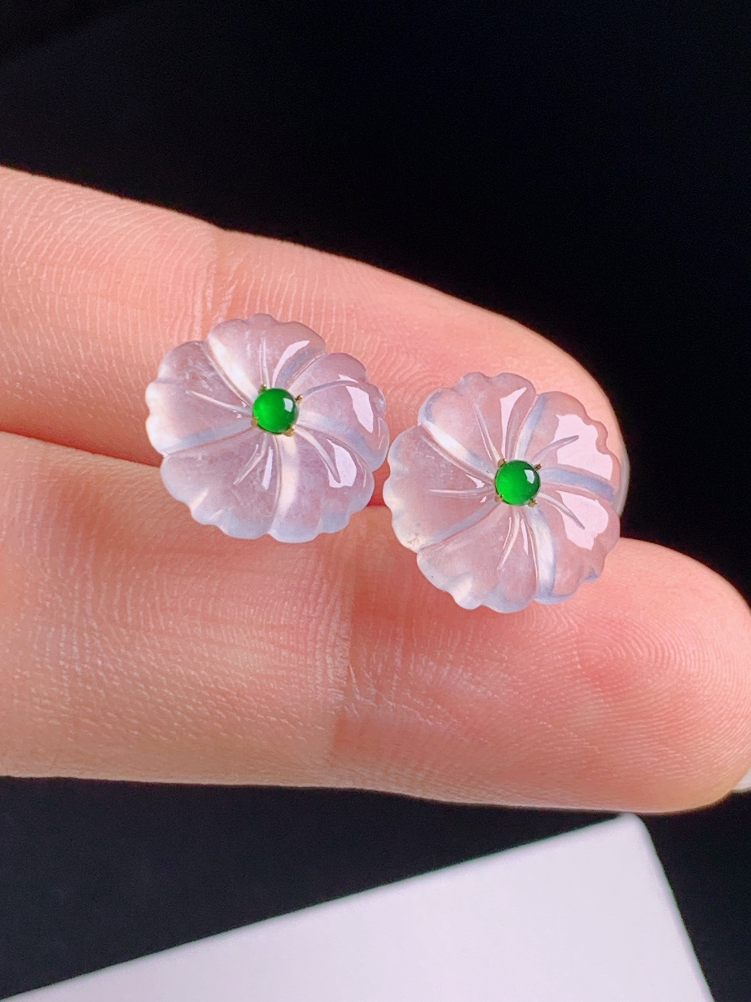 ️ 花朵耳钉，紫韵清雅冰润通透，阳绿配珠点缀温婉动人，清新百搭