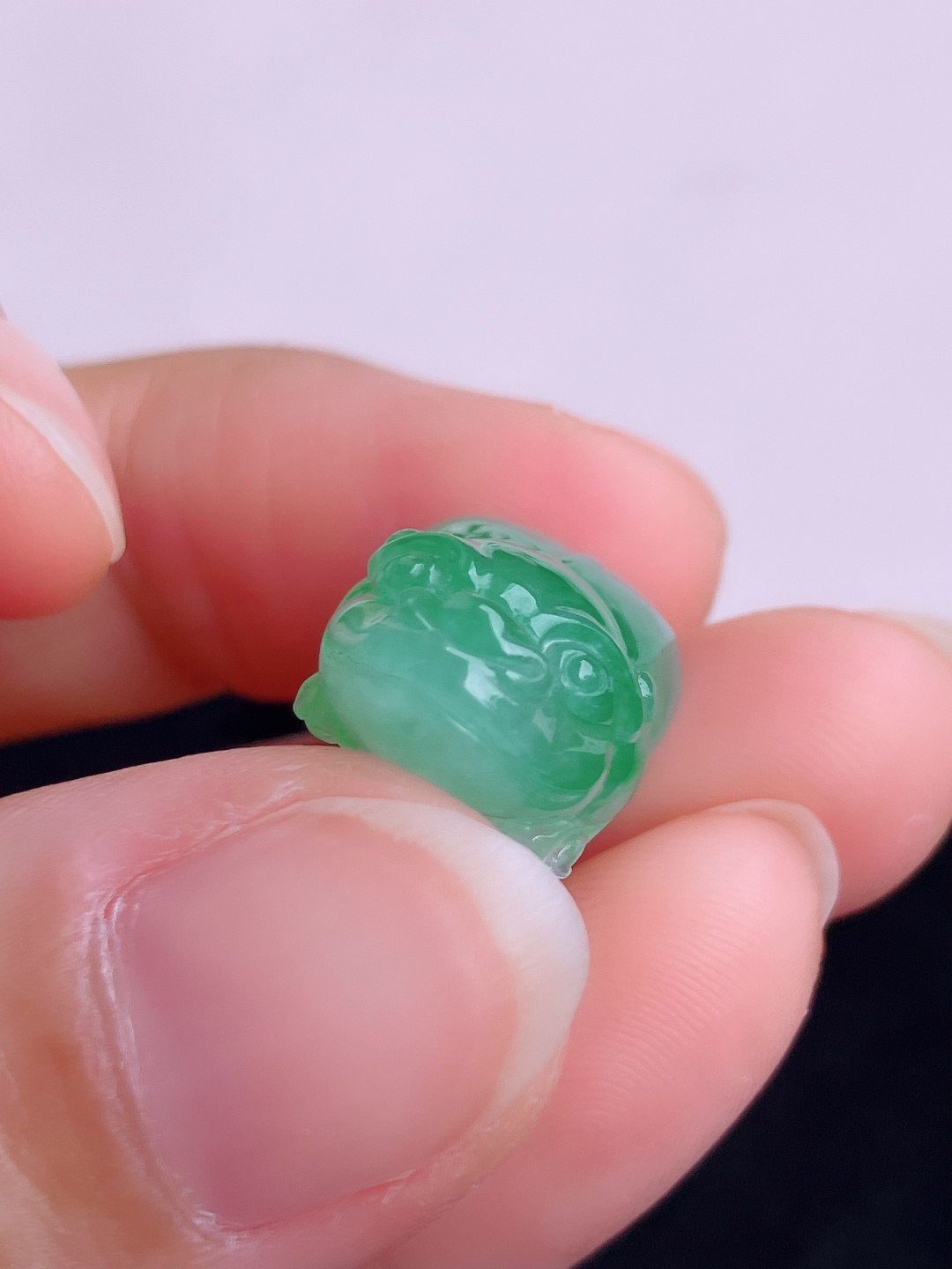 翠绿金蟾，色美清爽，尺寸21.6/12.6/9.8/自然光实拍