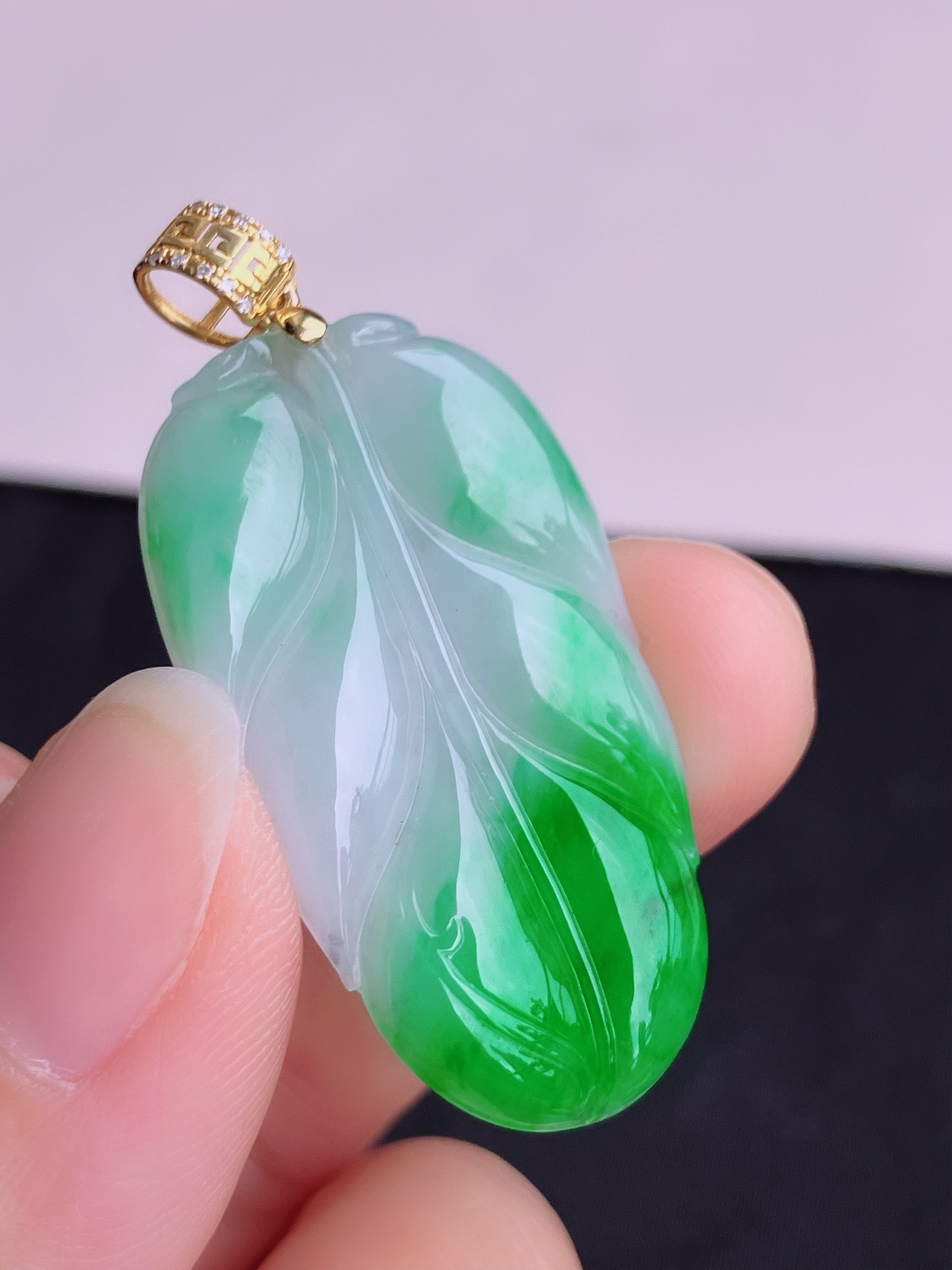 翠绿金枝玉叶，色美清爽，尺寸36.5/20.5/4/自然光实拍
