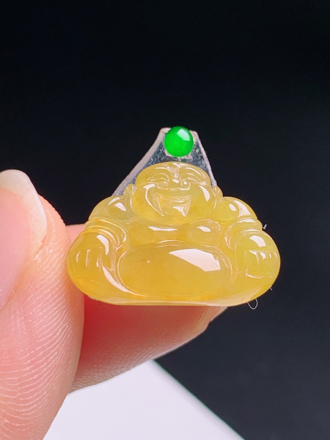 冰黄翡佛公，满色鸡油透起光，笑佛纳福招财旺运