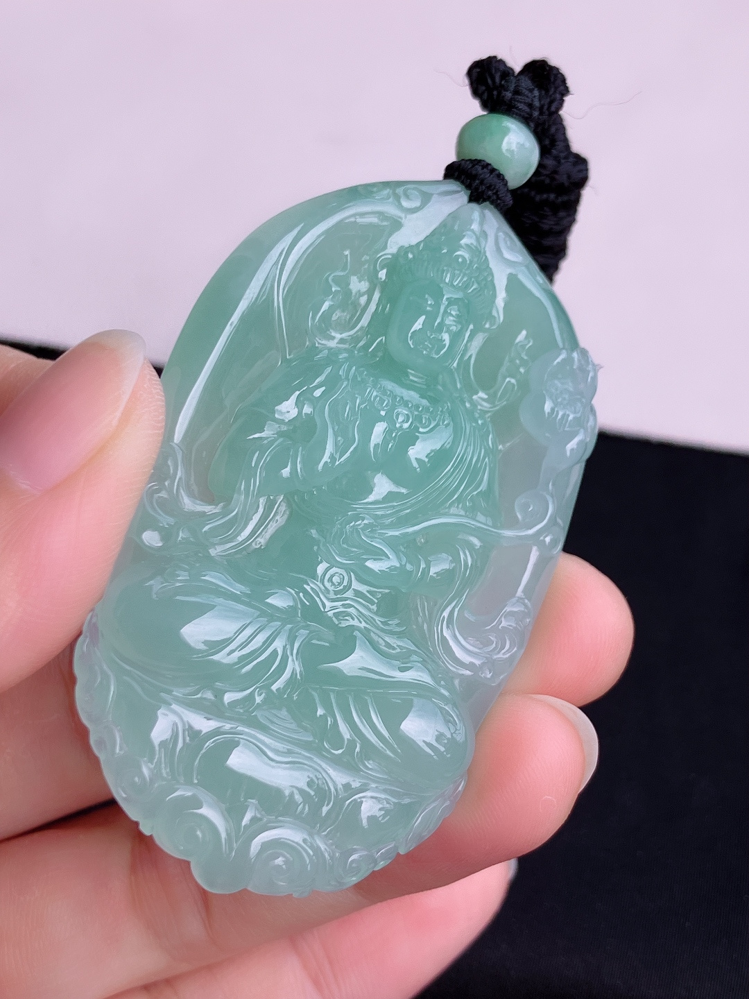绿底大势至菩萨，晶莹剔透，尺寸62.2/37.6/9.3/自然光实拍