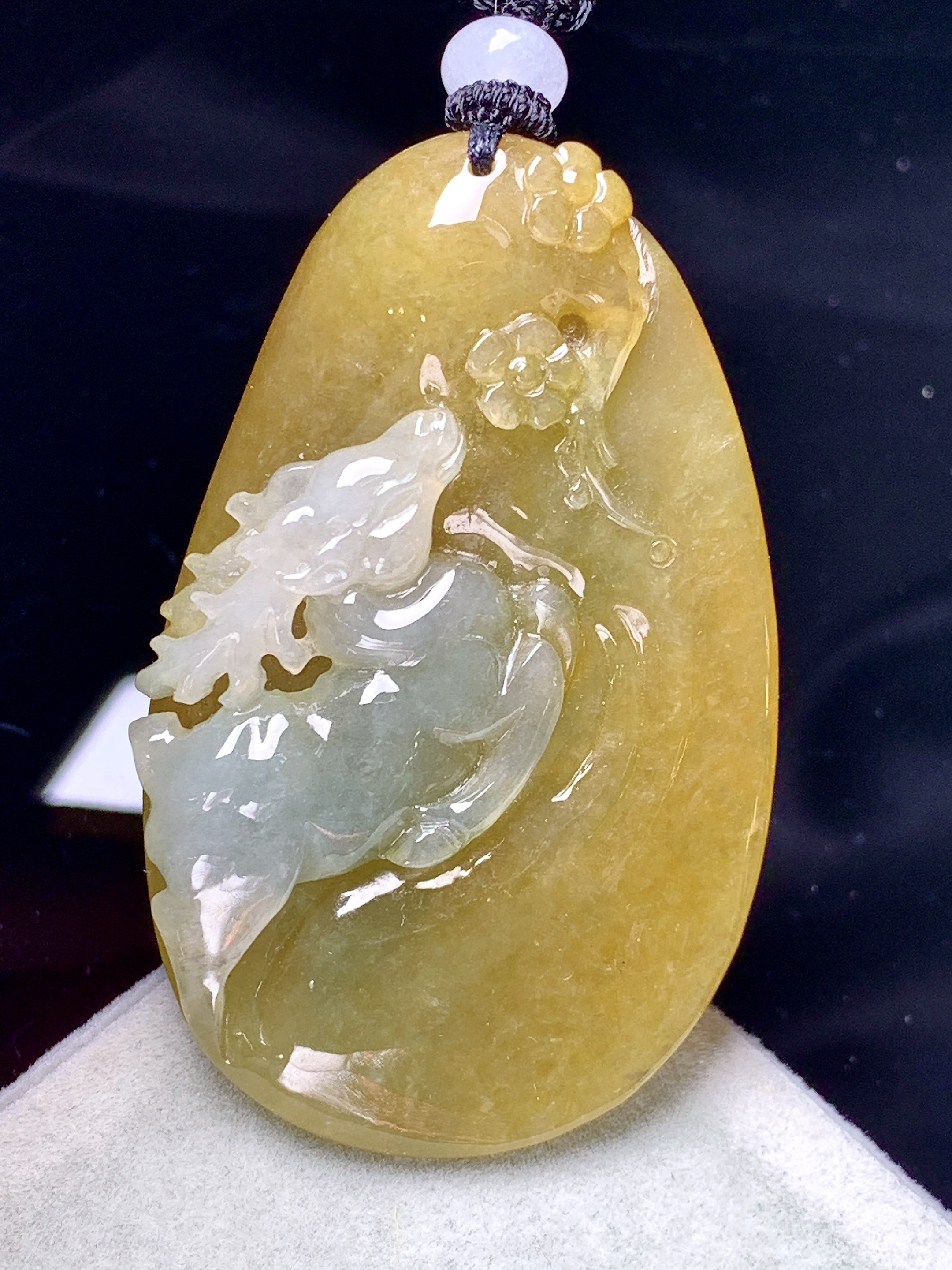 黄翡貔貅吊坠 玉质细腻 色泽艳丽清新 整体尺寸55.2*34.8*11.2 L1