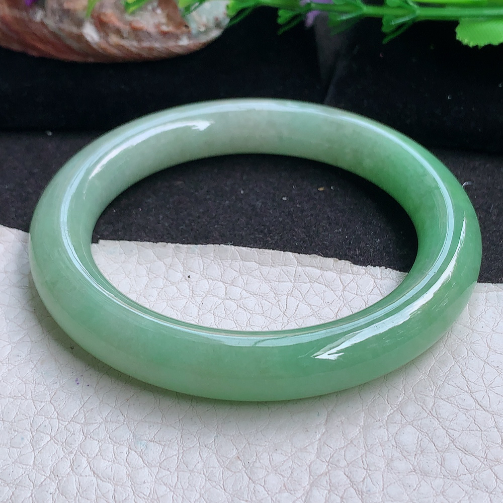 yh实拍56.5*11*10.5招财美人镯 缅甸翡翠a货玉手镯 半山半水圆条玉手环