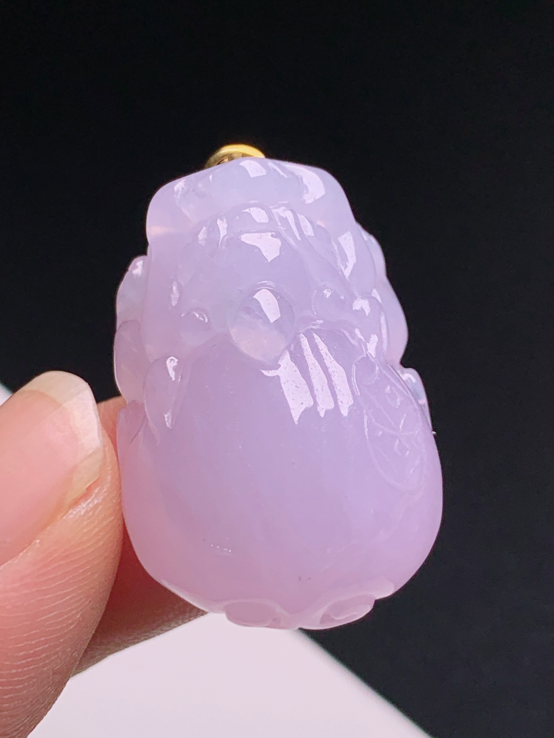 冰紫貔貅吊坠，胶润起光雕工圆润，18K金扣头招财纳福