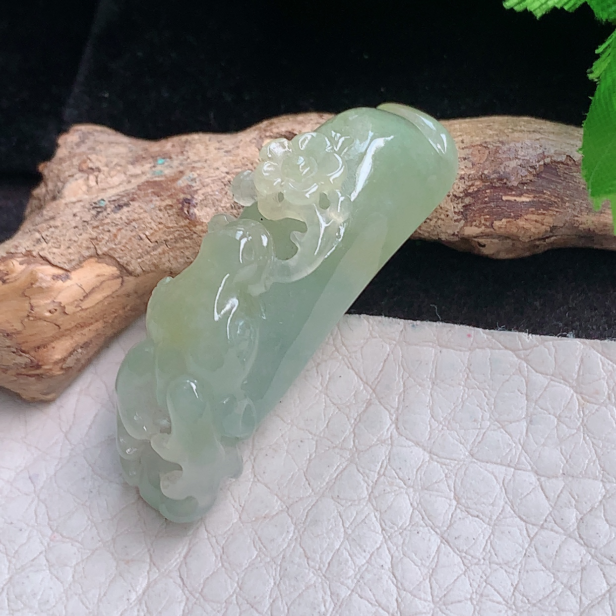 hx实拍42*10*13缅甸翡翠冰透黄翡福禄有财手牌 梅花鹿吊坠