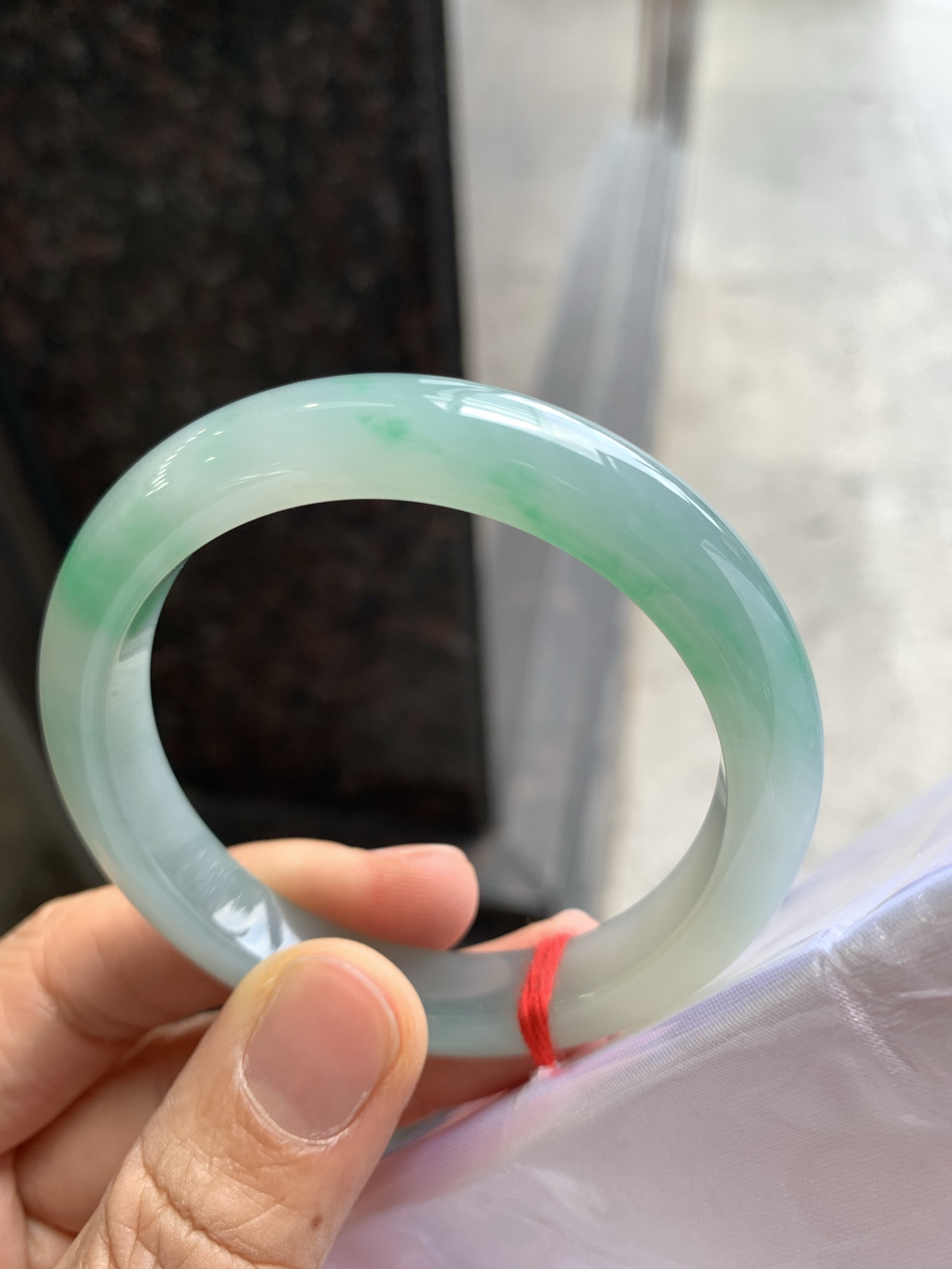 正圈飘绿 微细纹 尺寸：52.8/10/8 细腻