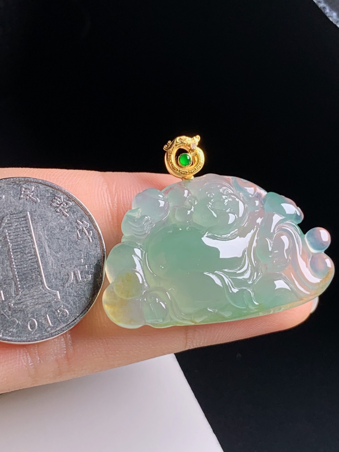 冰黄翡财神爷吊坠，种老起光雕工圆润，18K金扣头添彩 裸石23.7-36.5-8.2 整体29.8 0806