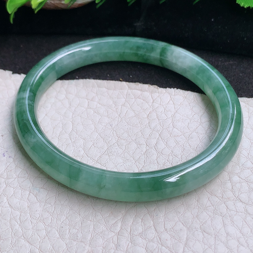 xh实拍55.5*50*8.2*7贵妃镯 缅甸翡翠a货玉手镯 冰飘花蛋形圆条玉手环