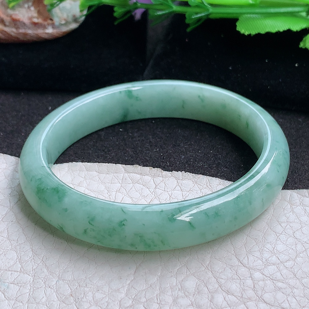 js实拍55*48.5*11*7贵妃镯 缅甸翡翠a货玉手镯 飘花胶感蛋形玉手环