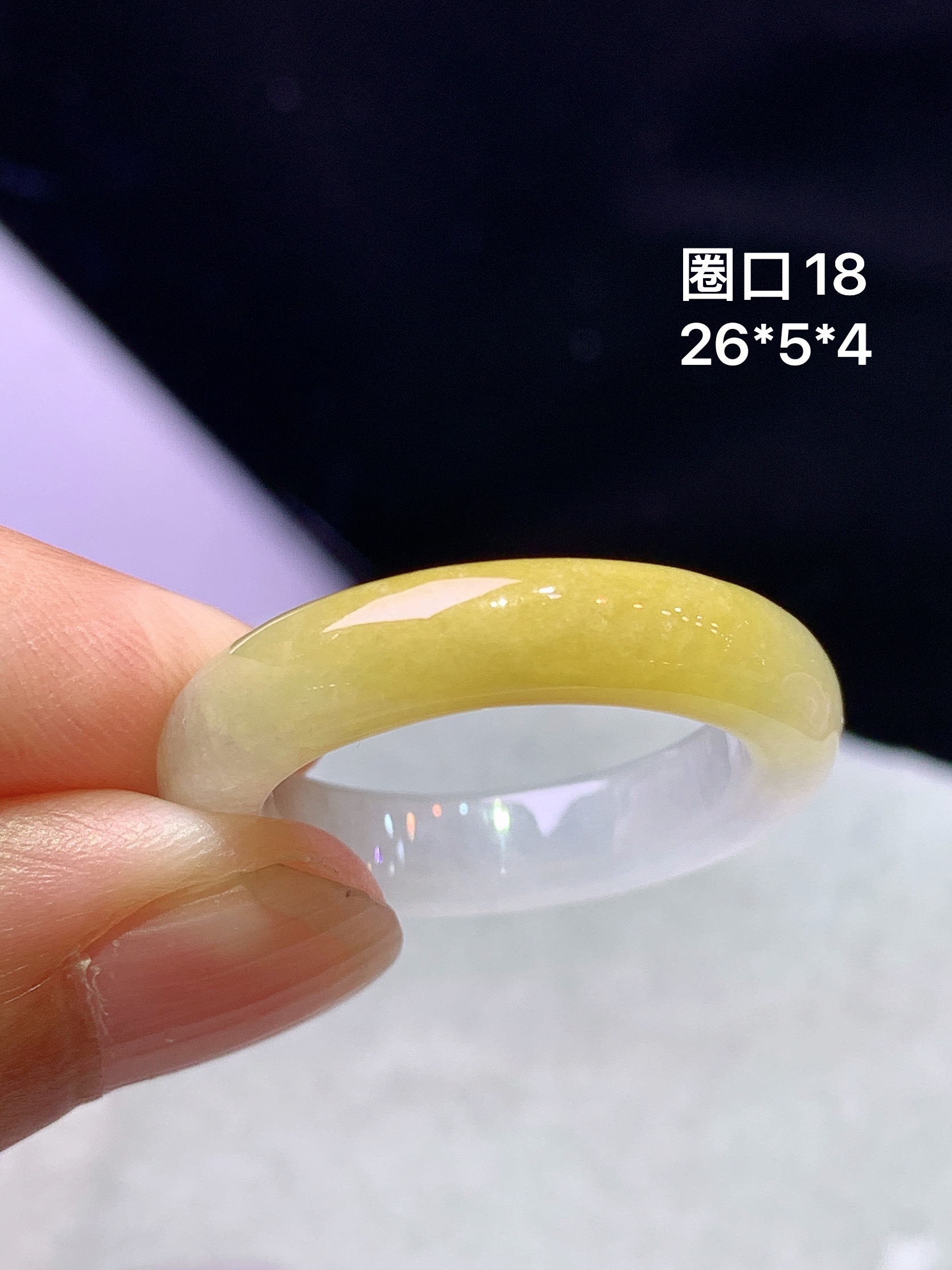 飘黄翡指环 玉质细腻 色泽艳丽清新 整体尺寸 26*5*4 w1 圈口18