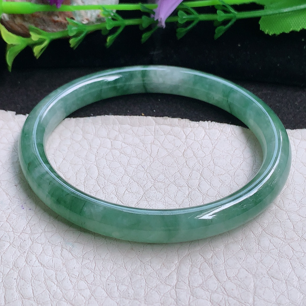 xh实拍55.5*50*8.2*7贵妃镯 缅甸翡翠a货玉手镯 冰飘花蛋形圆条玉手环