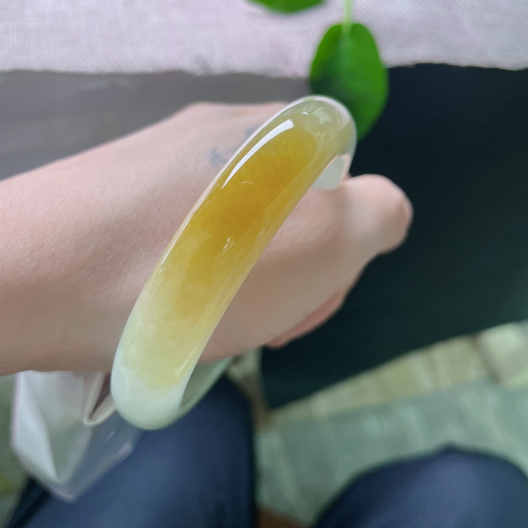 57/12.4/8.6黄翡正圈，日落归山海，山海藏深意。种老，水头好，晶体纹，ss54617a