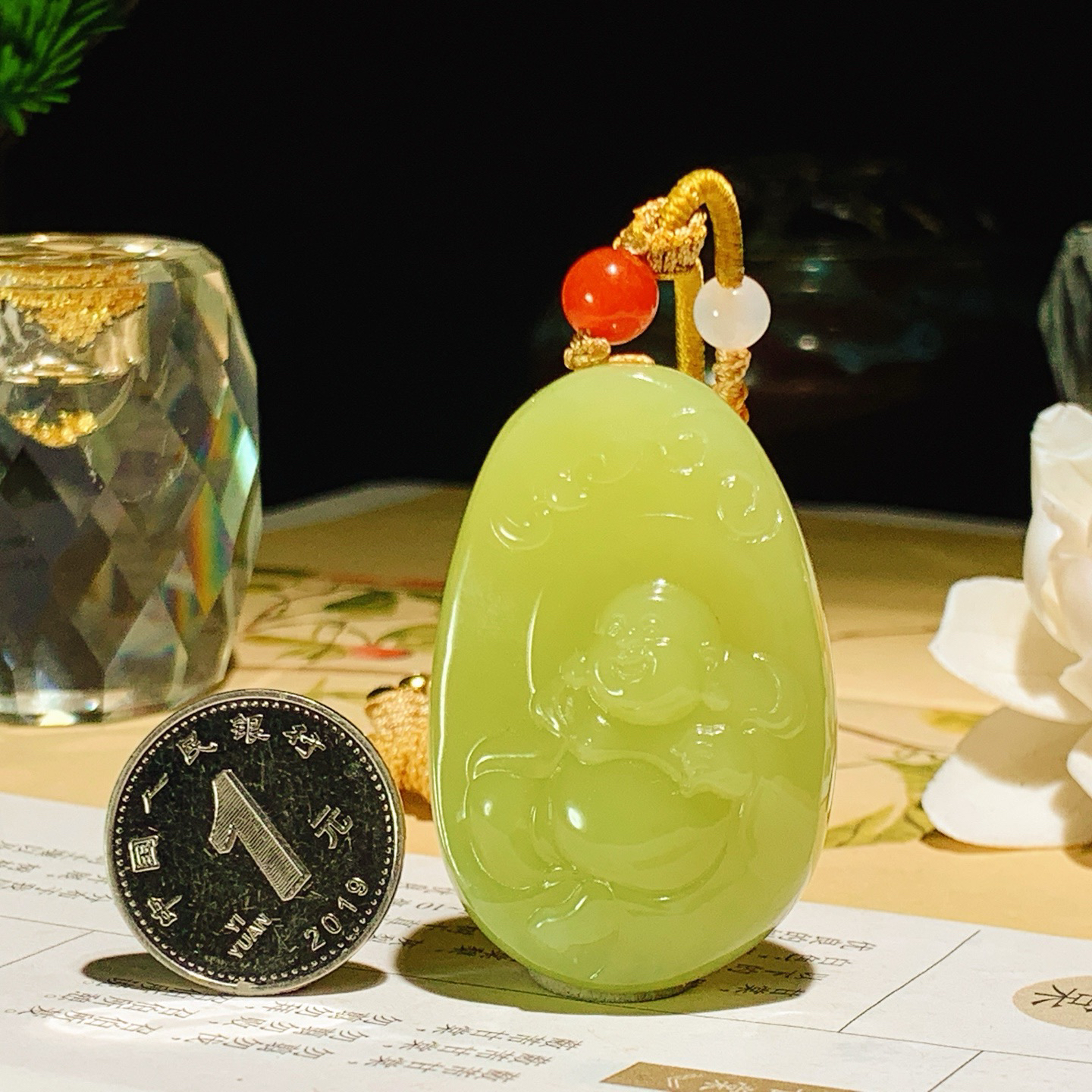 新疆和田玉若羌黄口佛引福来挂件！尺寸45/30/13重35.5克 玉质细腻油润 底色纯净 脂粉好，品质好。lt260611