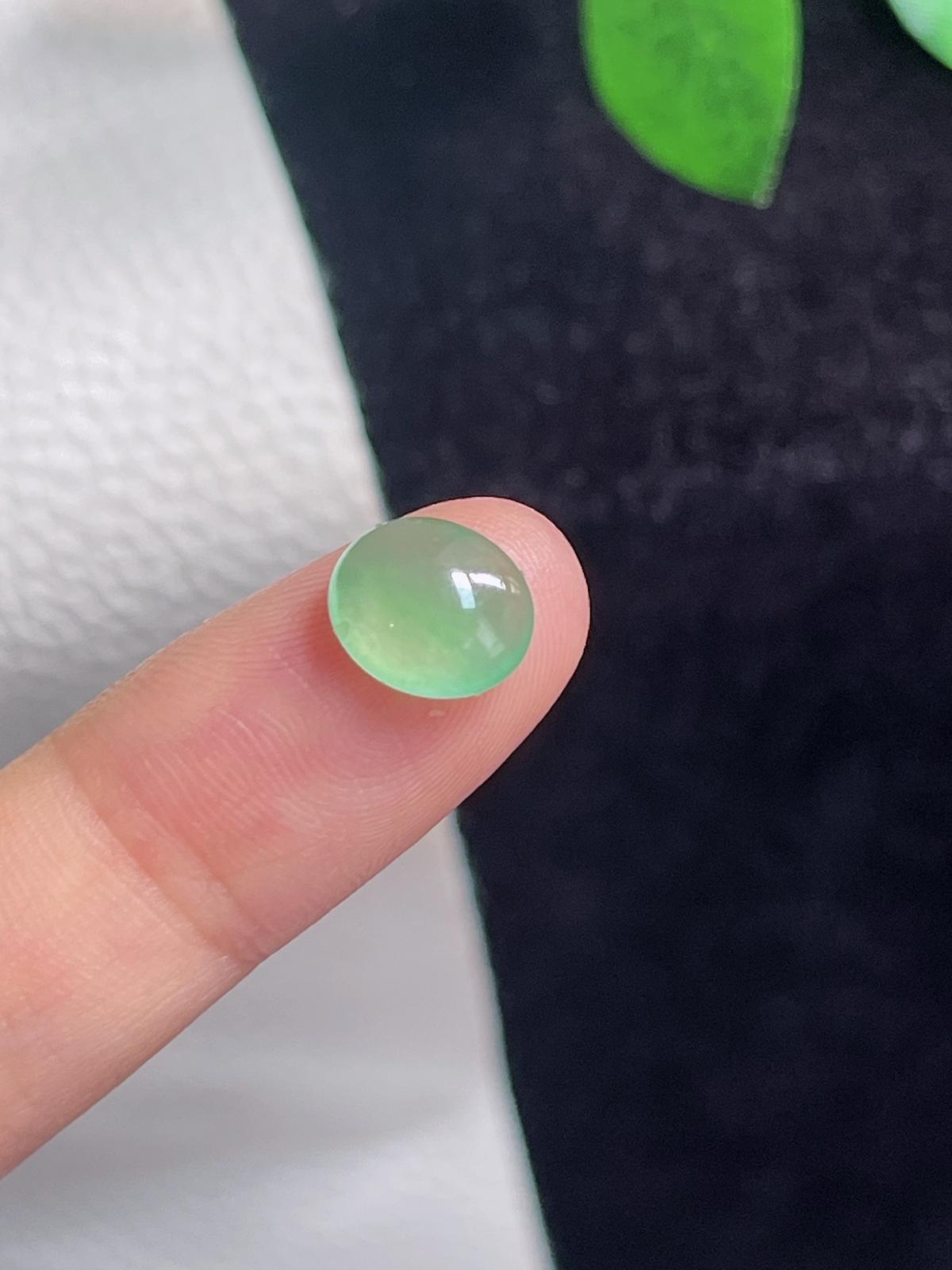 翡翠冰种浅绿色戒面