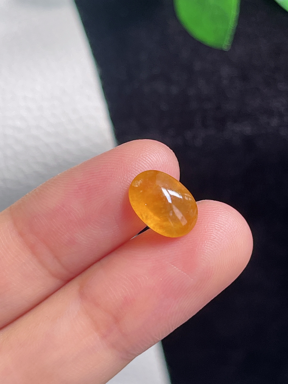 翡翠冰黄蛋面