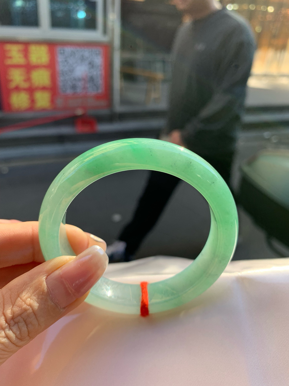 果绿正圈
52.8-7.9-12.1
1215-02X69
打灯细纹，不影响，底妆水润细腻，满圈果绿