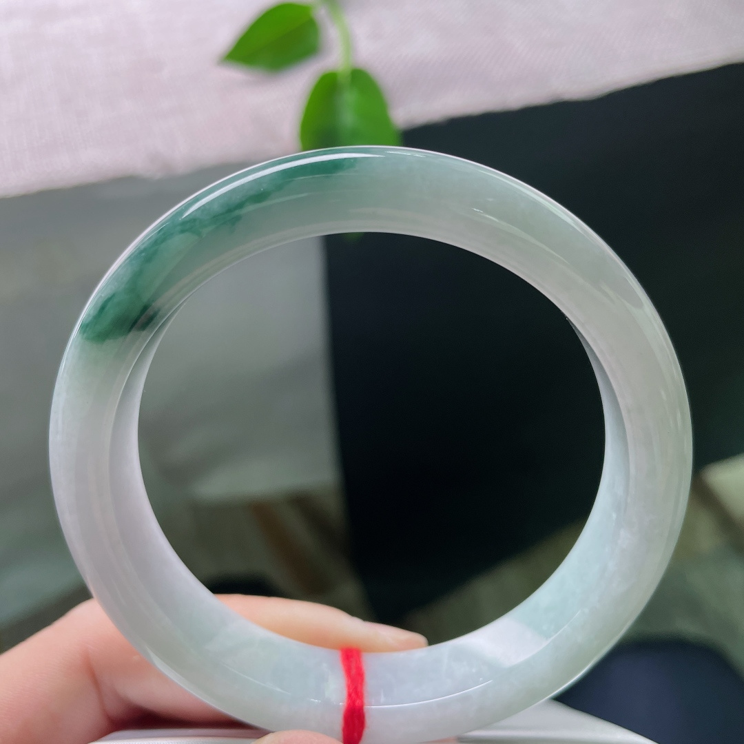 57.3/12.1/7.6，飘花正圈，水头好，种老水足，简约不简单，落落大方，无裂，ss54608a