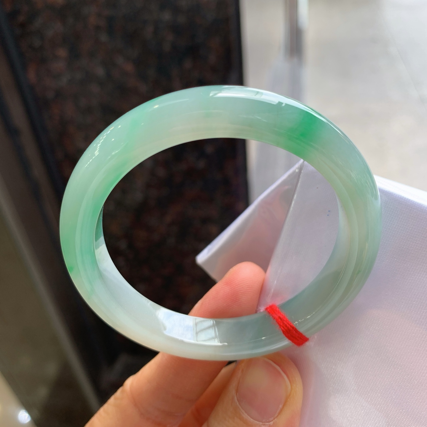 正圈飘绿 微细纹 尺寸：52.8/10/8 细腻